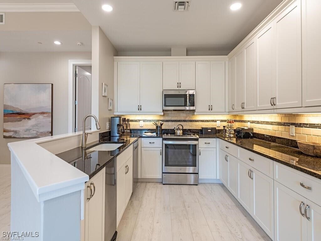 Foto principal - 627 6th Ave S
