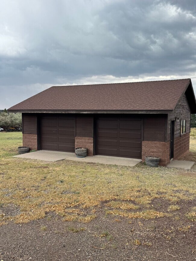 Foto del edificio - 3 Bed 2 Bath- Flagstaff