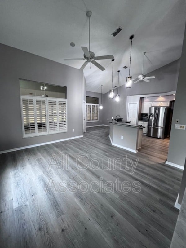 Foto del edificio - 6221 Misty Meadow Loop