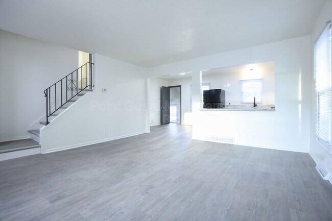 Foto del edificio - 5916 Camden Ave