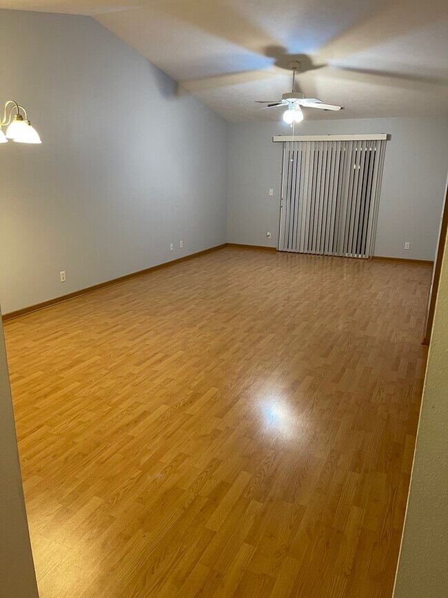 Foto del edificio - 7539 Creek Bend