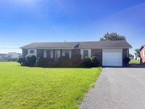Building Photo - 3639 Cumby Rd