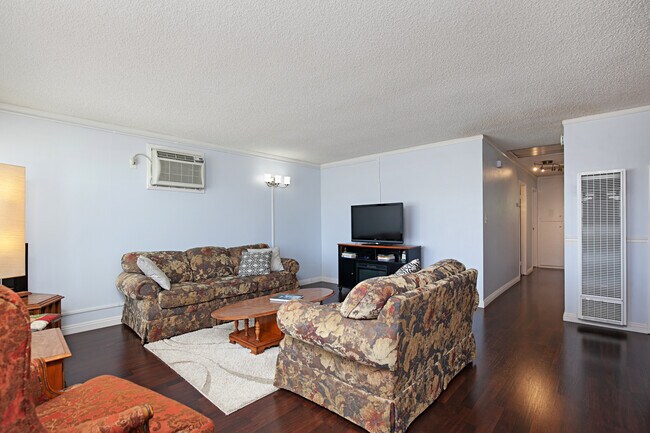 Foto del edificio - 6714 Cowles Mountain Blvd