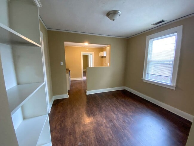 Foto del edificio - 3 bed, 2 bath near Highland and Spottswood