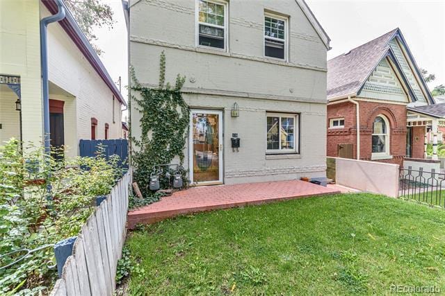 Primary Photo - 116 W Maple Ave