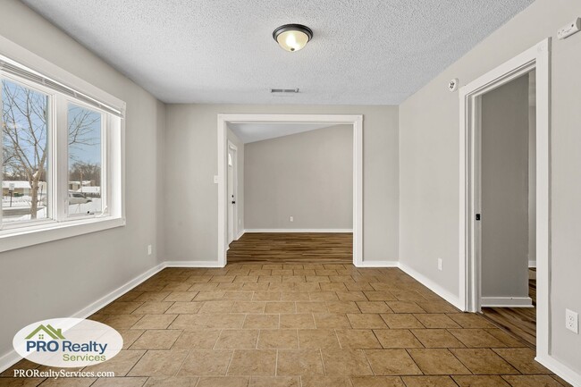 Building Photo - 2 Bedroom Home in Coon Rapids