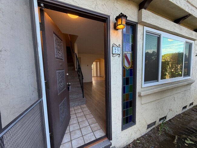 Building Photo - 5104 Westmont Ave