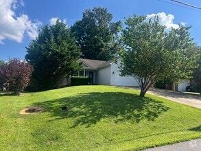 Building Photo - 2903 Mayfield Dr