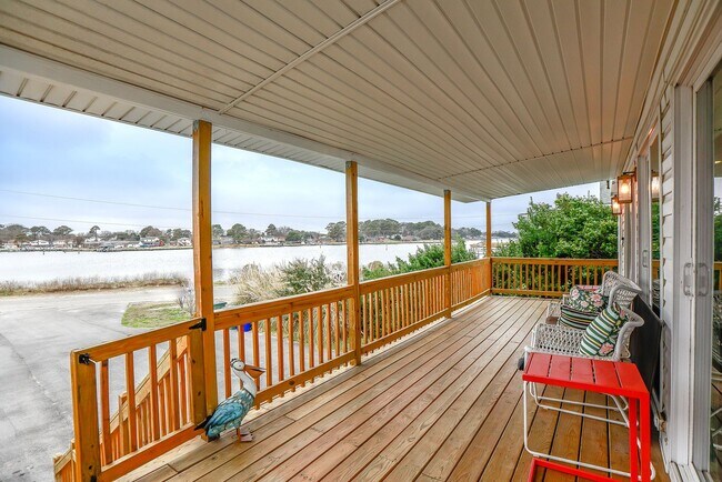 Foto del edificio - Pretty Lake Furnished Unit 2/1.5 Views! Vi...
