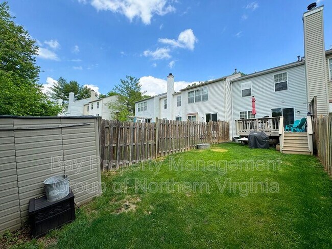 Building Photo - 347 Bridle Crest Square NE