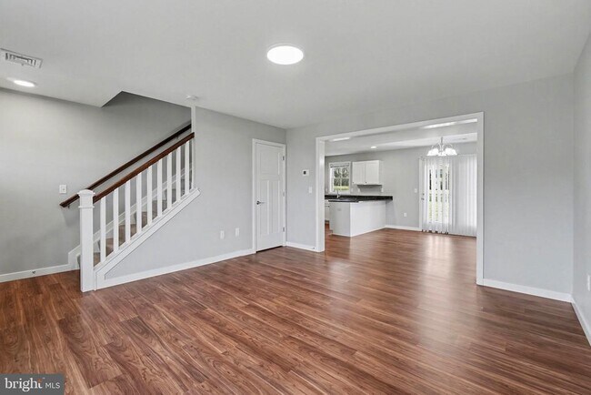 Foto del edificio - 120 HART Ln