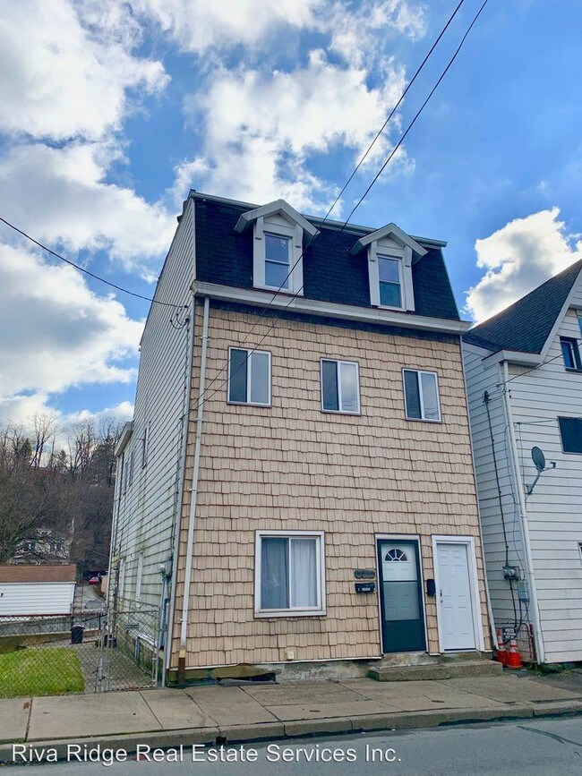 Foto del edificio - 922 Evergreen Rd