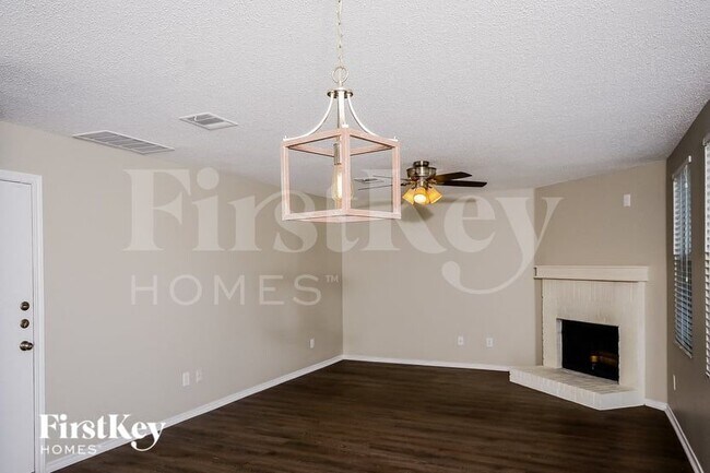 Building Photo - 313 Butch Cassidy Dr