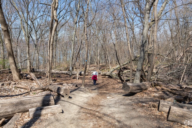 Riverdale Park Trail is a wonderful place to enjoy scenic views in a busy area like Riverdale.