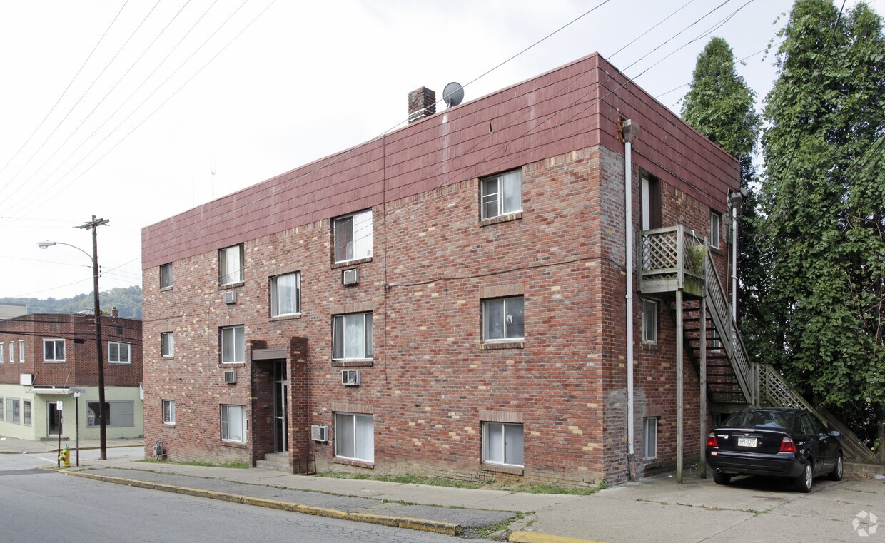 210 Center Ave, Pitcairn, PA 15140 Apartments in Pitcairn, PA