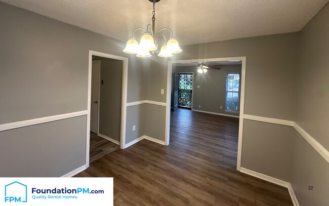 Foto del edificio - 4360 Howardcrest Dr