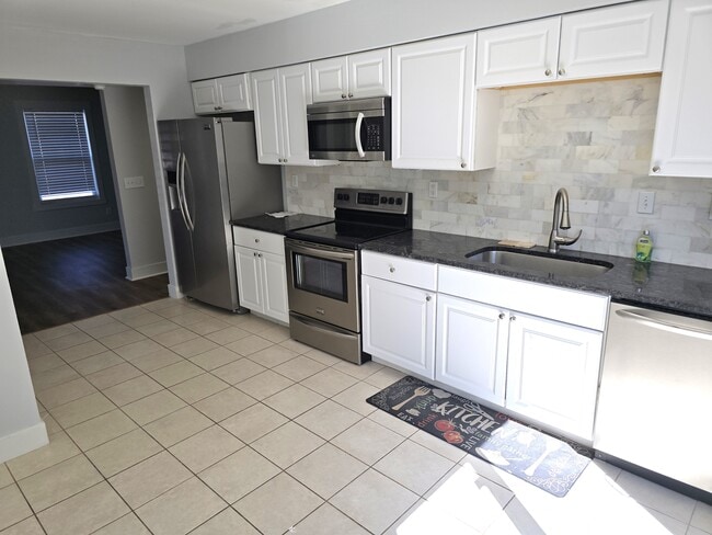 Photo - 2100 Fort Belvoir Dr (Virginia Beach, VA) House