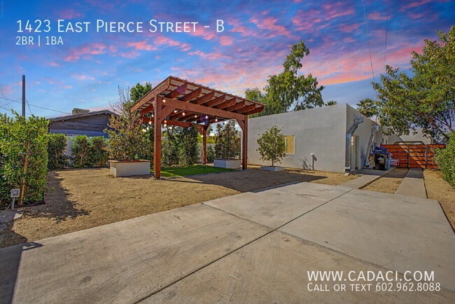 Photo - 1423 E Pierce St Apartment