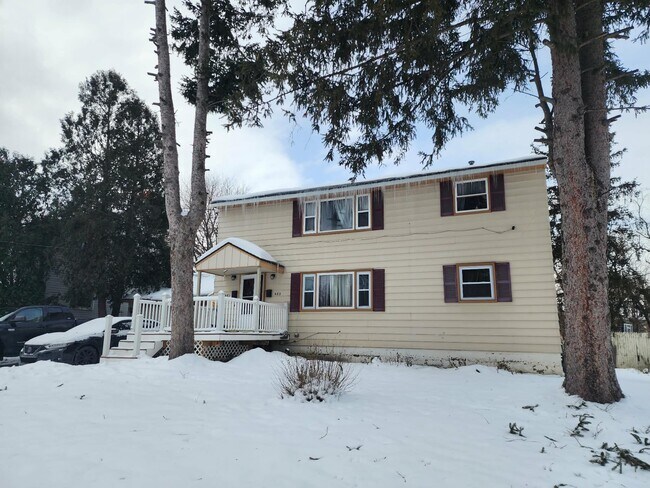 Foto del edificio - 483 Lillian Ave