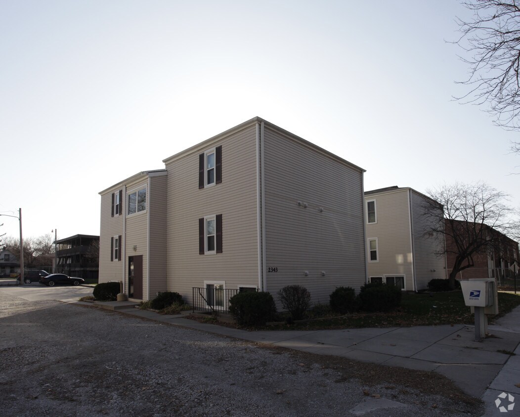 Primary Photo - 2343 W St