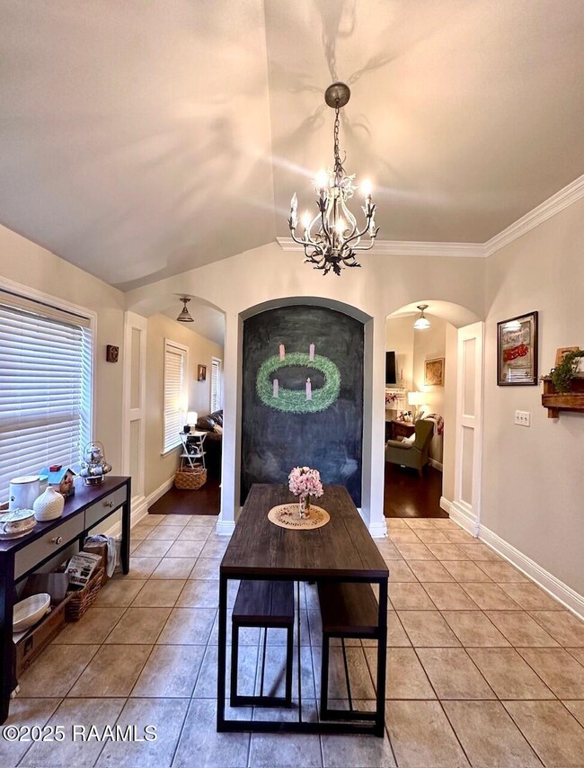 Building Photo - 154 La Rue Vil