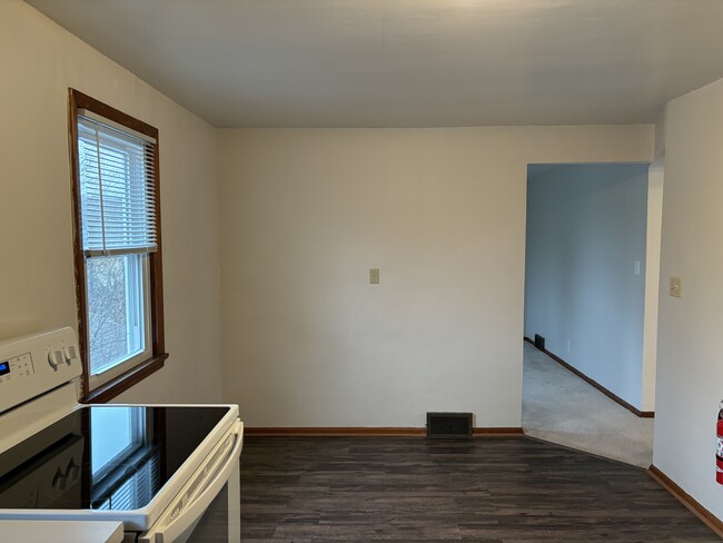 Upper Level Unit - Kitchen - 817 5th St S