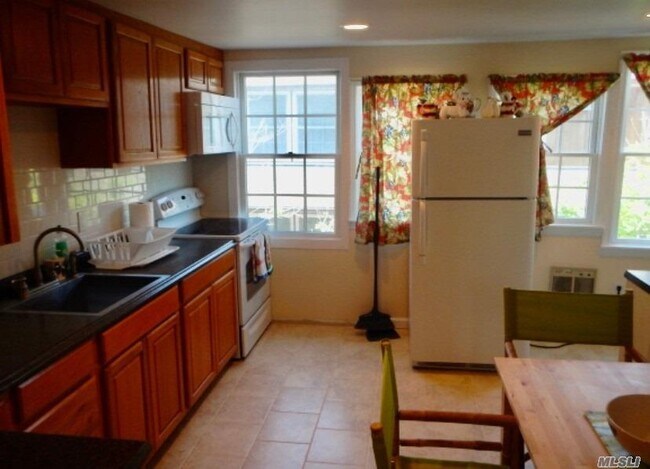 Foto del edificio - 10 Bungalow Ln