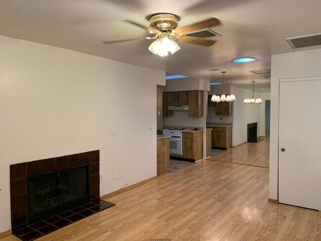 Foto del edificio - 3095 Shoshone Pl