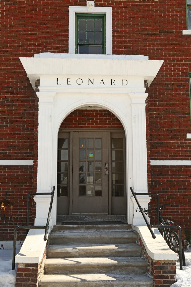 Leonard Apartments Rentals Dearborn, MI
