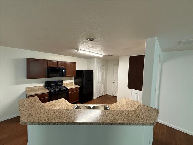 Building Photo - 22267 Doubletree Park Dr