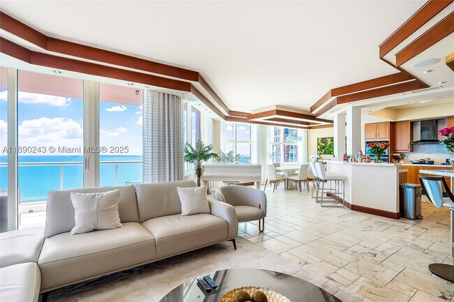 Foto del edificio - 2110 N Ocean Blvd
