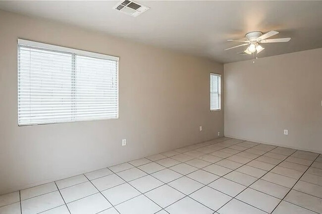 Building Photo - 3747 Nairobi Ln