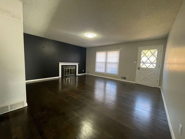 Foto del edificio - 7318 Newton Dr