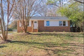 Building Photo - 2204 Emerson Pl