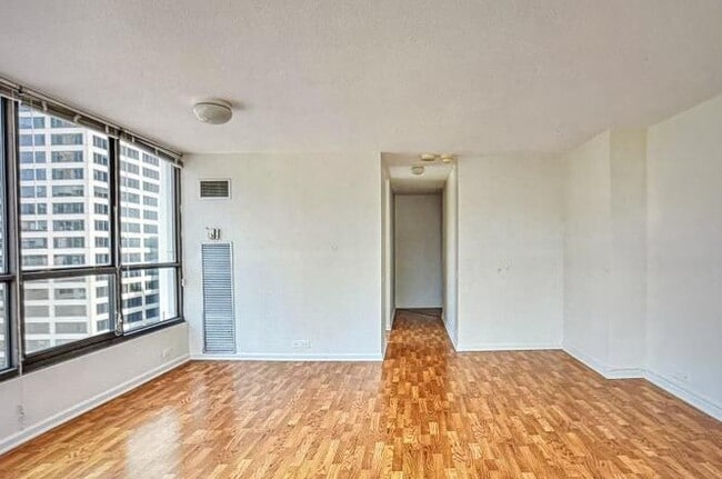 Building Photo - 405 N Wabash Ave