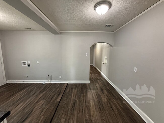 Photo - 2262 Jackson Ave Townhome