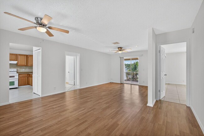 Building Photo - 1580 Montauk Dr