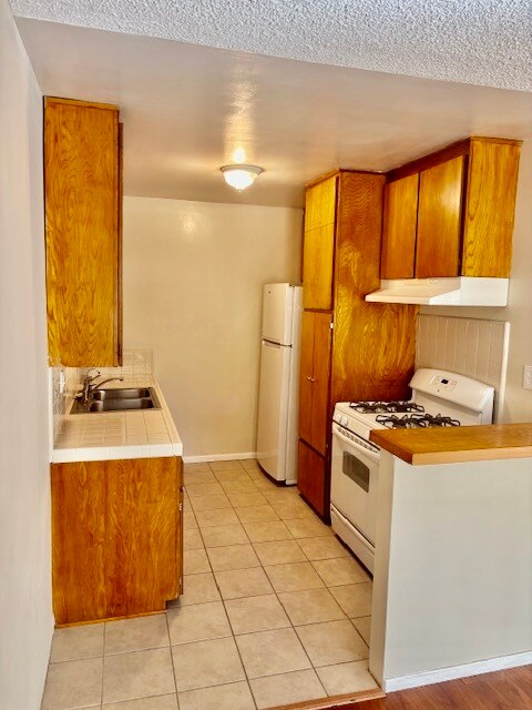 Foto del edificio - 351 Riverdale Dr