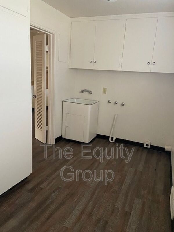 Foto del edificio - 841 E Caldwell Ave