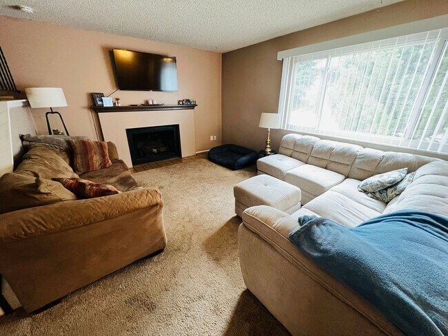 Foto del edificio - $0 DEPOSIT OPTION. 2 BED 2.5 BATH TOWNHOME...
