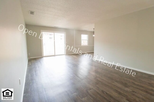 Foto del edificio - 4935 Vermont Ln