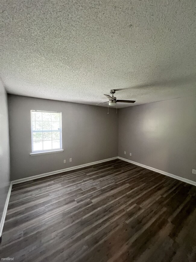 Building Photo - 3 br, 1 bath House - 1122 N Roxboro St