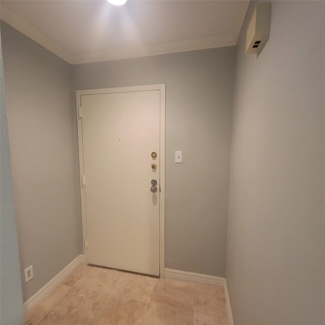 Building Photo - 2333 Bering Dr
