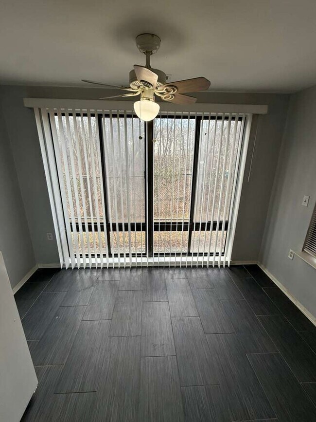 Foto del edificio - 13200 Chalet Pl