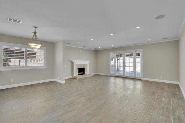 Building Photo - 20111 Lakemore Dr