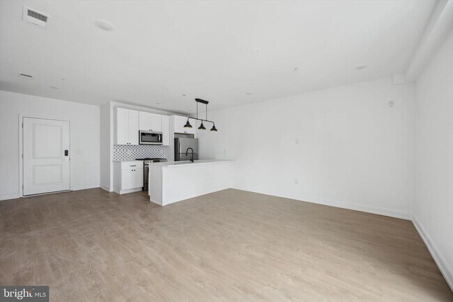 Building Photo - 1614 Ridge Ave