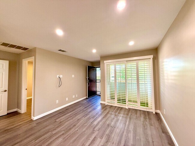Foto del edificio - 685 N Ashurst Ct