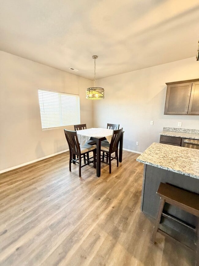 Building Photo - Like New home on Sweetwater for rent!