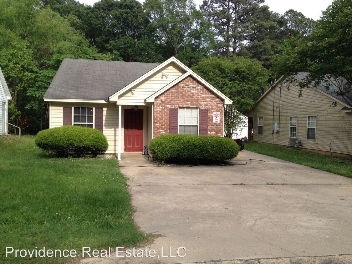 Primary Photo - 3 br, 2 bath House - 718 Center St.