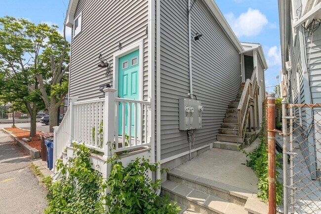 Building Photo - 25 Beachland Ave